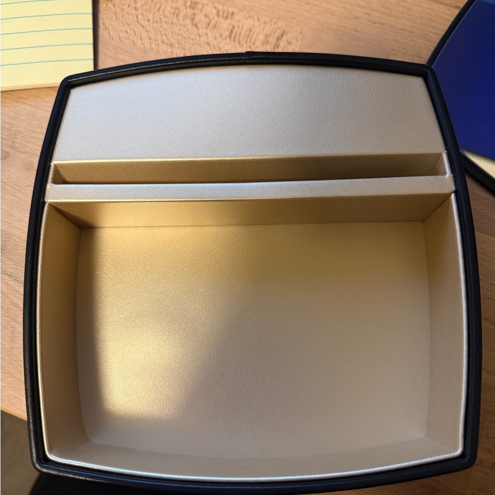 CHANEL new sublimage Black and Gold vanity/jewery box - Picture 3 of 4